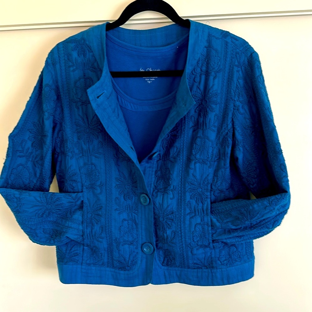 Chico's TWO PC Textured Embroidered Blue Jacket matching sleeveless top lovely